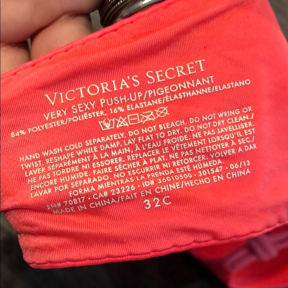Victoria's sectret bra - Picture 3 of 3